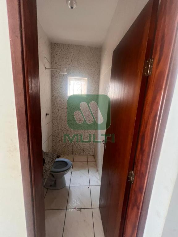 Casa à venda com 3 quartos, 90m² - Foto 2