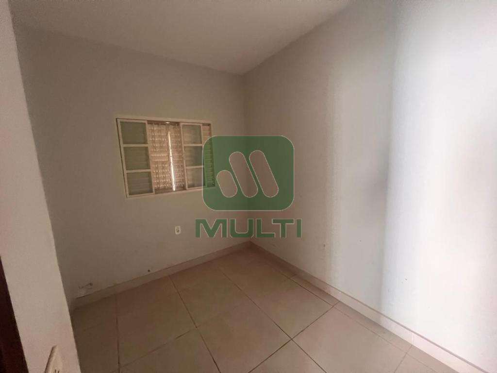 Casa à venda com 3 quartos, 90m² - Foto 4