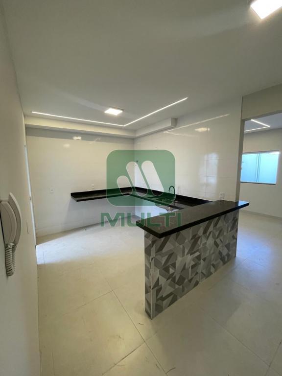 Apartamento à venda com 2 quartos, 67m² - Foto 3