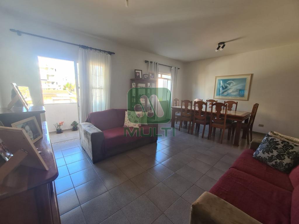 Apartamento à venda com 3 quartos, 127m² - Foto 1