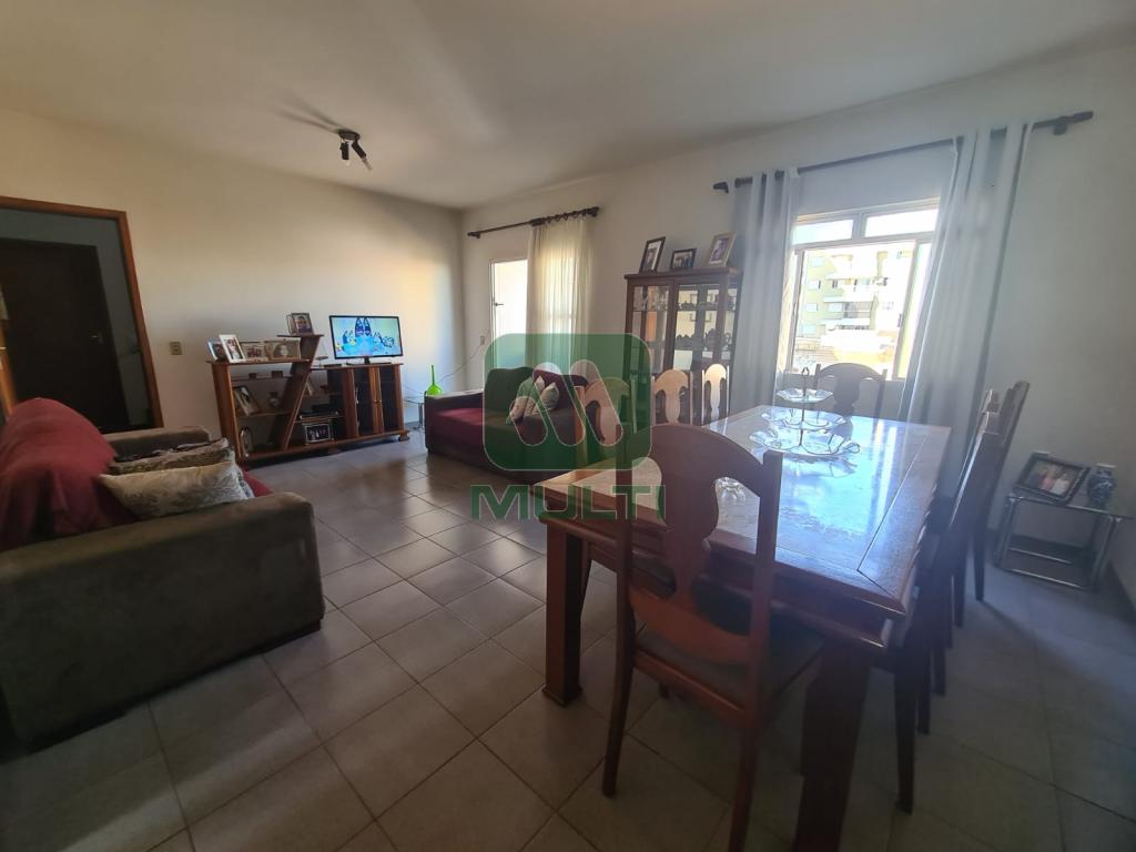 Apartamento à venda com 3 quartos, 127m² - Foto 2