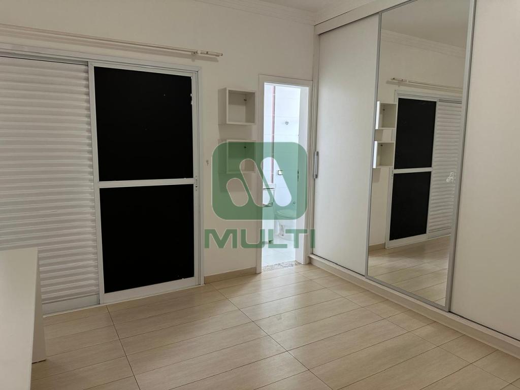 Casa à venda com 4 quartos, 391m² - Foto 11