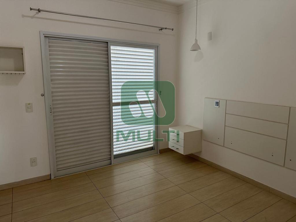 Casa à venda com 4 quartos, 391m² - Foto 12