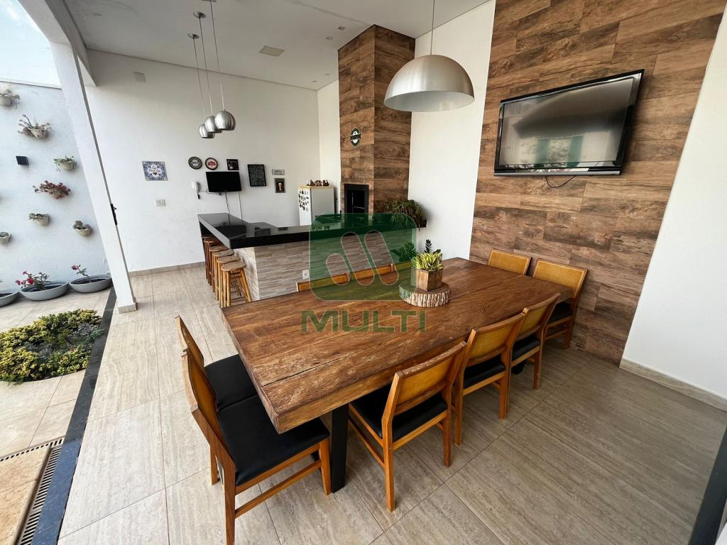 Casa à venda com 3 quartos, 150m² - Foto 4