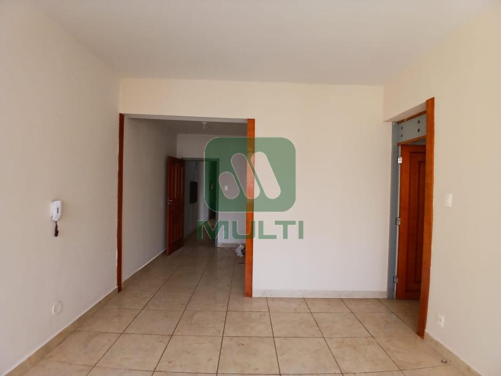 Apartamento à venda com 3 quartos, 134m² - Foto 2