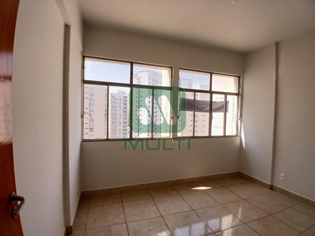 Apartamento à venda com 3 quartos, 134m² - Foto 4