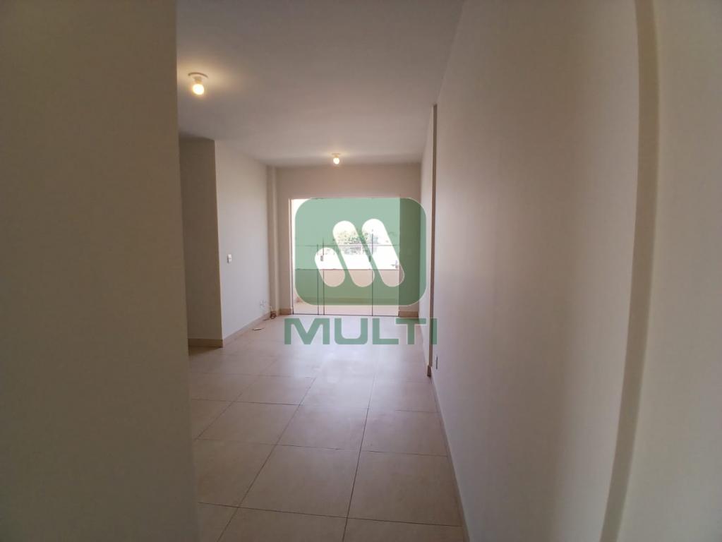 Apartamento à venda com 3 quartos, 78m² - Foto 3