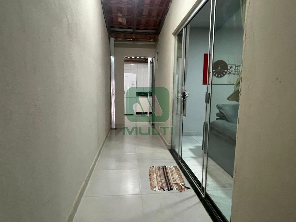 Casa à venda com 6 quartos, 221m² - Foto 7