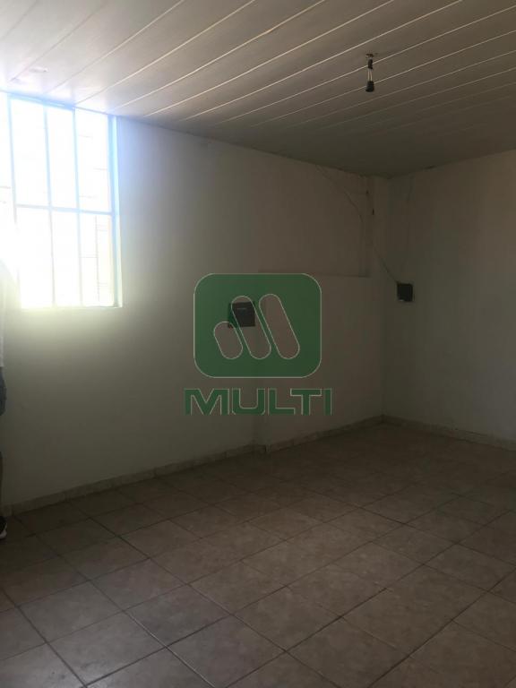 Casa à venda com 7 quartos, 190m² - Foto 1