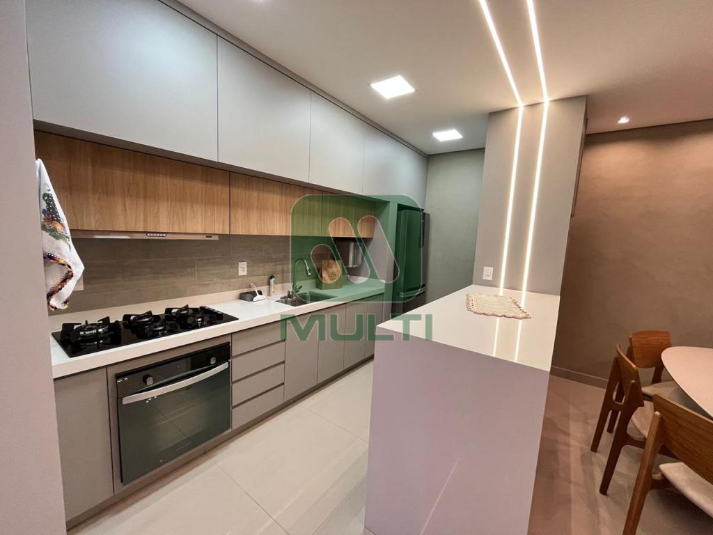 Apartamento à venda com 3 quartos, 97m² - Foto 9