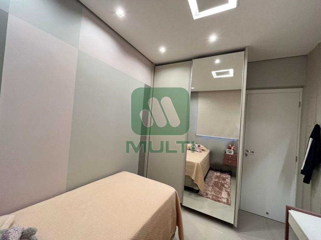 Apartamento à venda com 3 quartos, 97m² - Foto 19