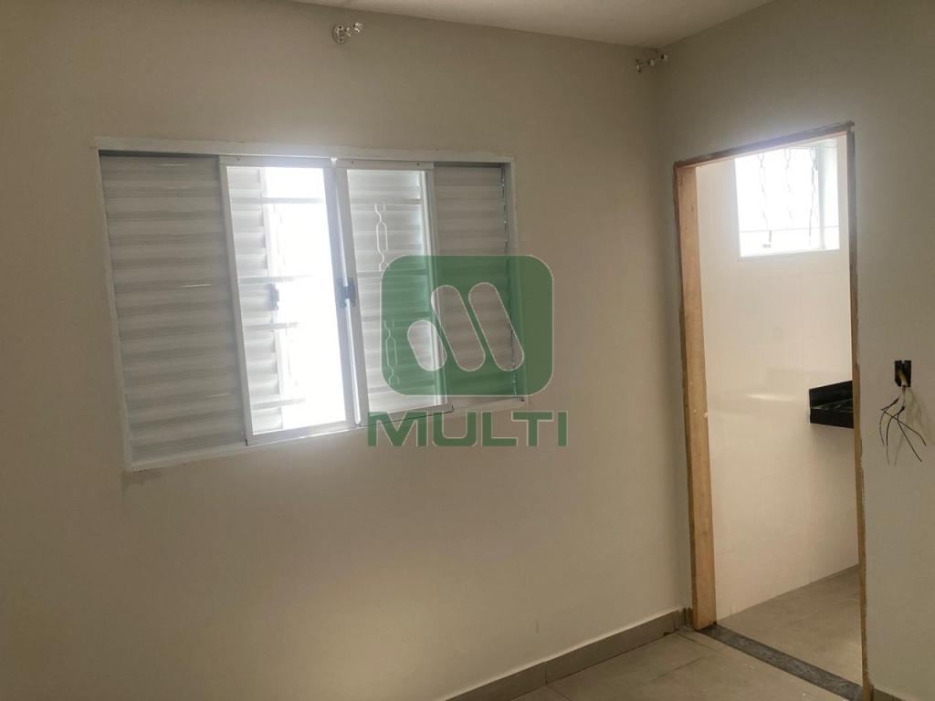 Casa à venda com 3 quartos, 90m² - Foto 7