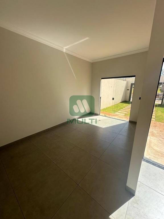 Casa à venda com 3 quartos, 72m² - Foto 5