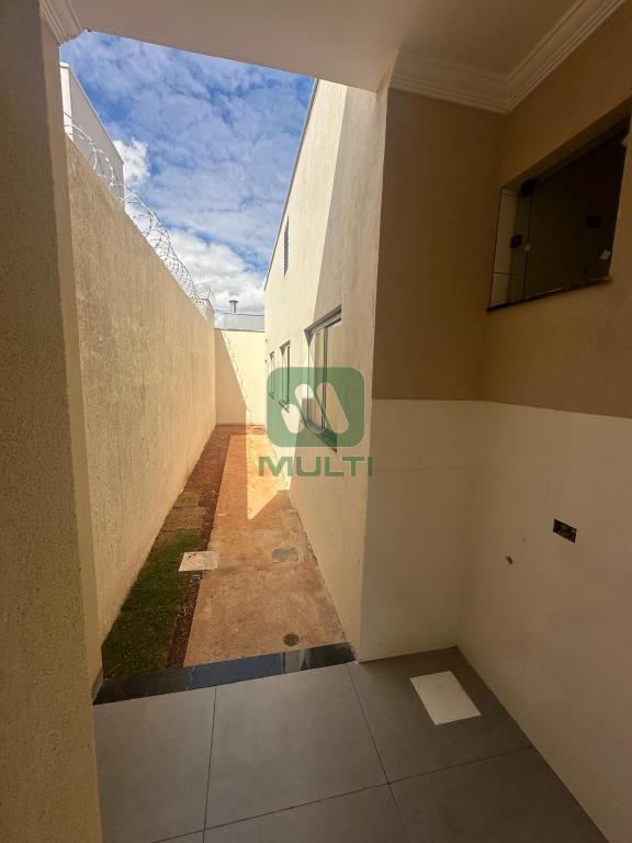 Casa à venda com 3 quartos, 72m² - Foto 18