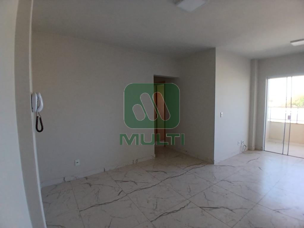 Apartamento à venda com 3 quartos, 78m² - Foto 3