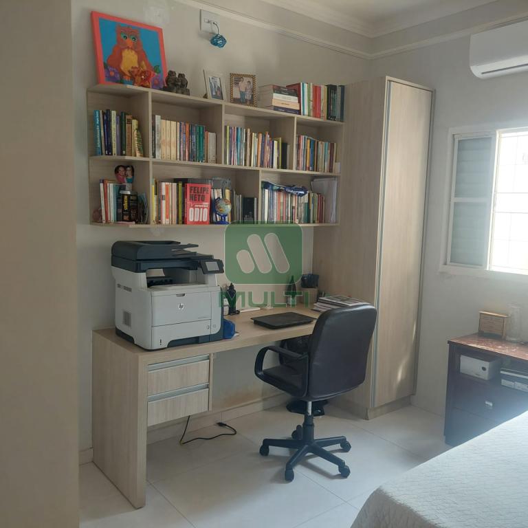 Casa à venda com 2 quartos, 65m² - Foto 11