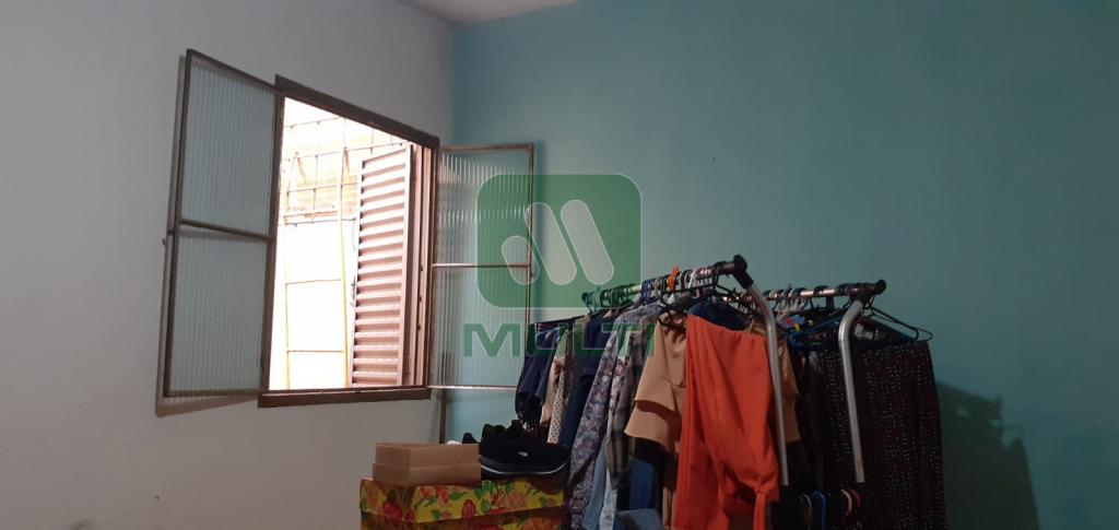 Casa à venda com 2 quartos, 90m² - Foto 12