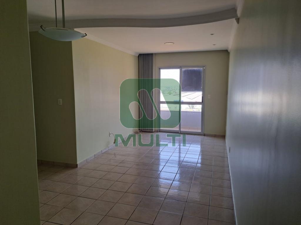 Apartamento à venda com 3 quartos, 83m² - Foto 1