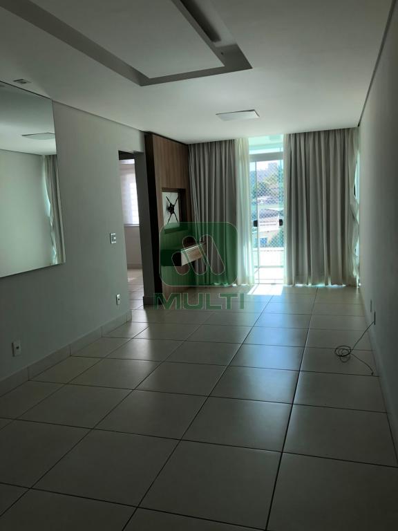 Apartamento à venda com 2 quartos, 72m² - Foto 2