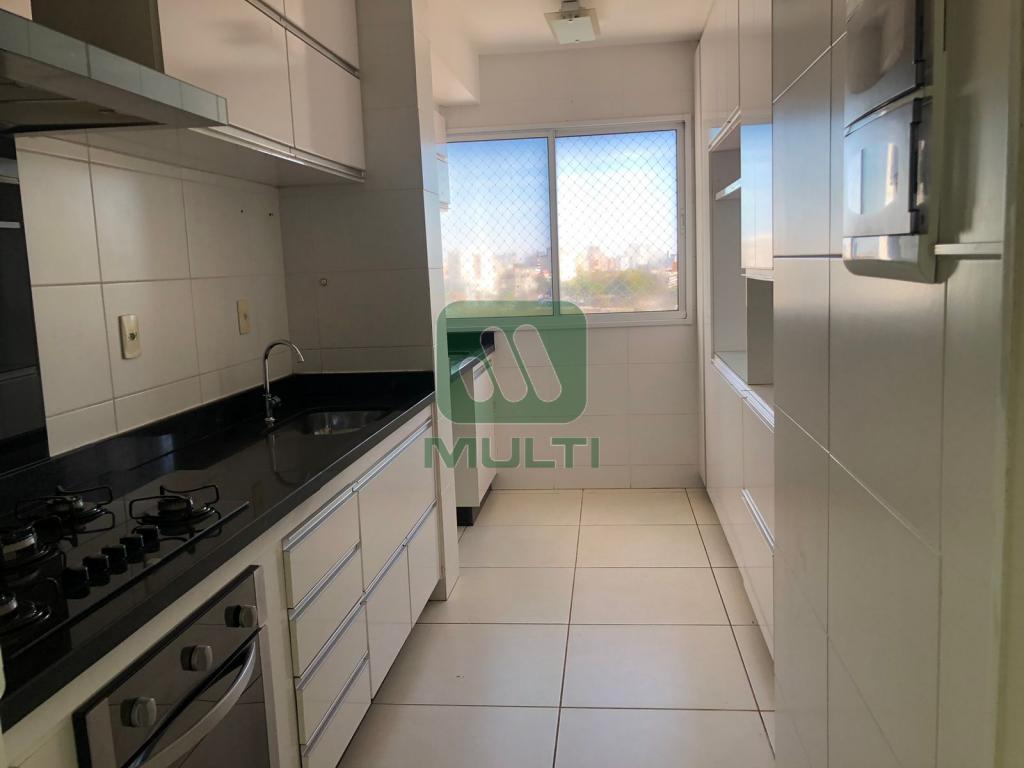 Apartamento à venda com 2 quartos, 72m² - Foto 4