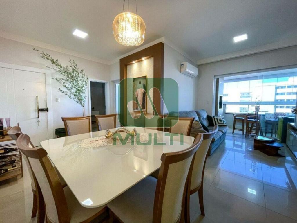 Apartamento à venda com 3 quartos, 125m² - Foto 4