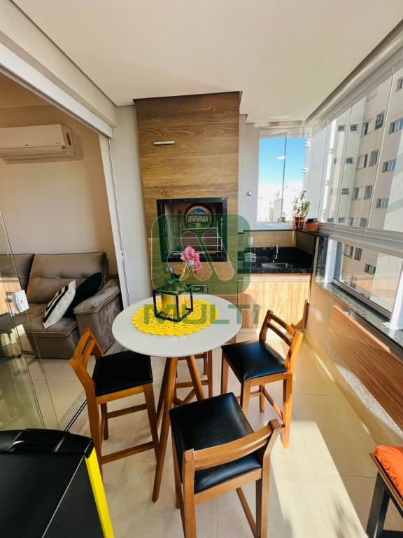 Apartamento à venda com 3 quartos, 125m² - Foto 8