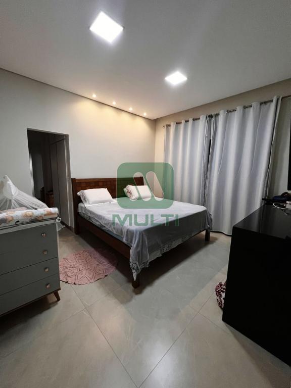 Casa de Condomínio à venda com 3 quartos, 225m² - Foto 15