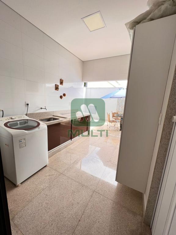 Casa de Condomínio à venda com 3 quartos, 225m² - Foto 19