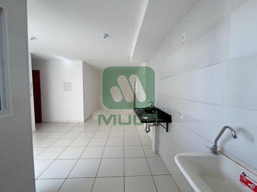 Apartamento à venda com 2 quartos, 61m² - Foto 3