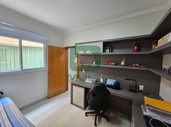 Casa à venda com 3 quartos, 230m² - Foto 10