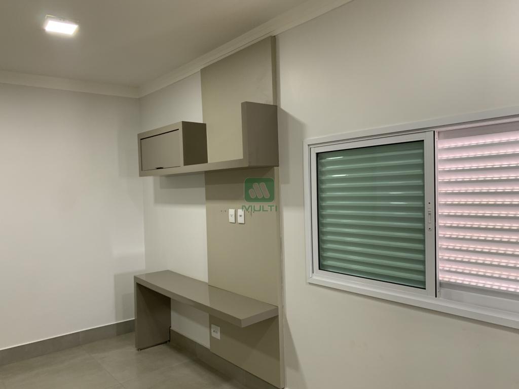 Casa de Condomínio à venda com 4 quartos, 350m² - Foto 12