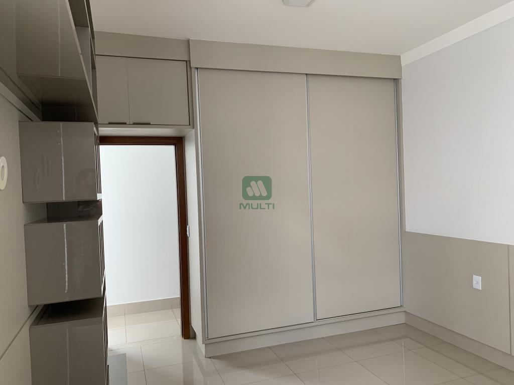 Casa de Condomínio à venda com 4 quartos, 350m² - Foto 17