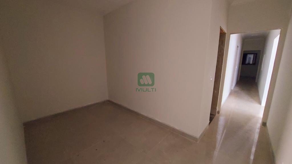 Casa à venda com 3 quartos, 190m² - Foto 3