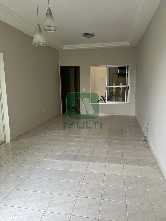 Apartamento à venda com 3 quartos, 110m² - Foto 1