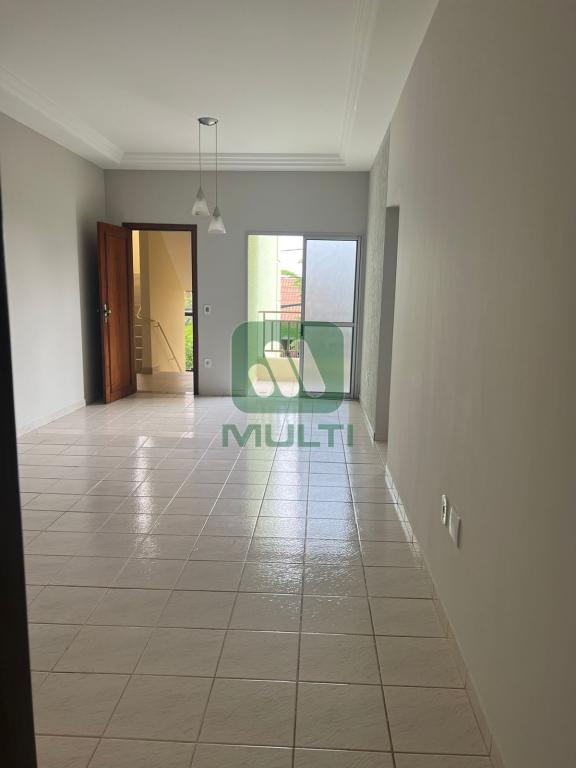 Apartamento à venda com 3 quartos, 110m² - Foto 2