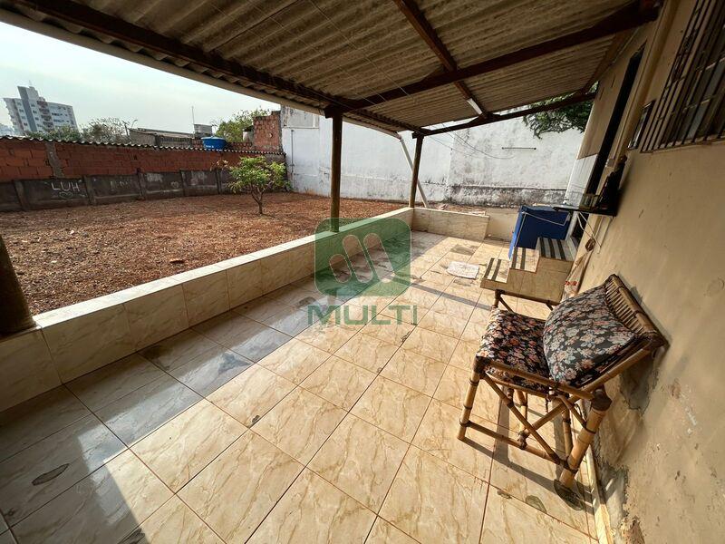 Casa à venda com 3 quartos, 178m² - Foto 14