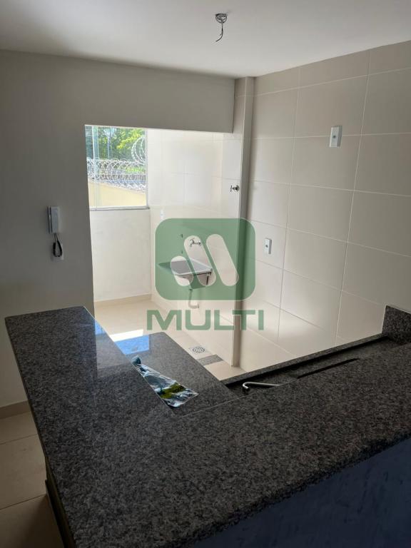 Apartamento à venda com 2 quartos, 69m² - Foto 2