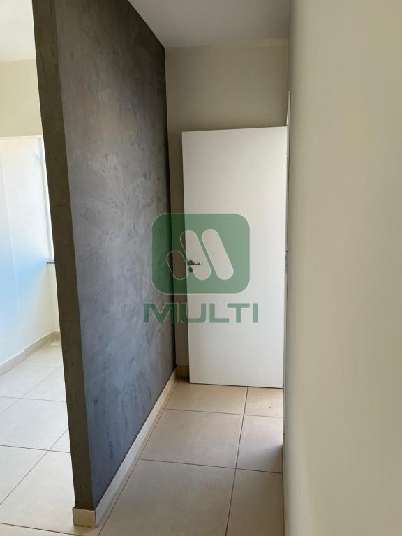 Apartamento à venda com 2 quartos, 69m² - Foto 4