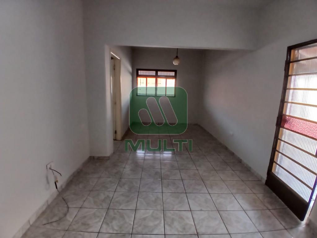 Casa à venda com 2 quartos, 124m² - Foto 1