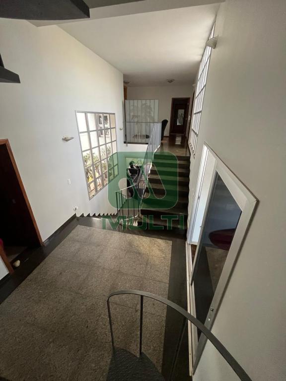 Casa à venda com 5 quartos, 385m² - Foto 4