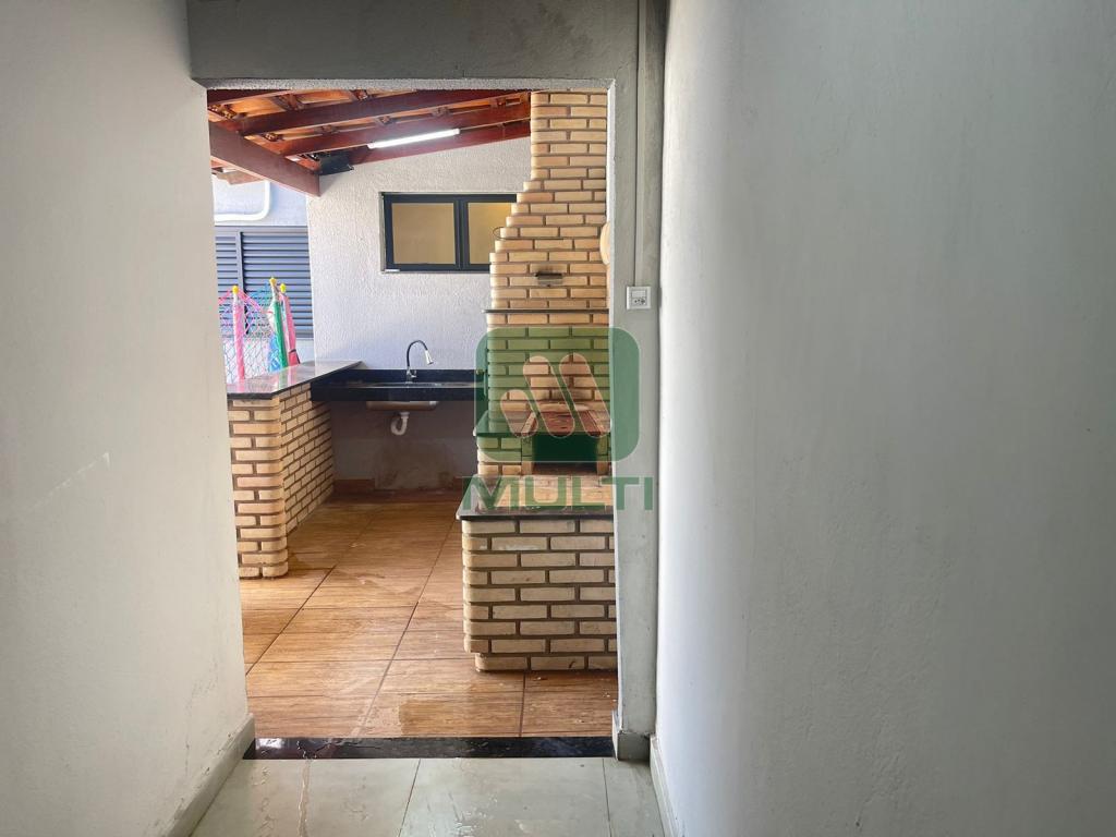 Casa à venda com 3 quartos, 190m² - Foto 11