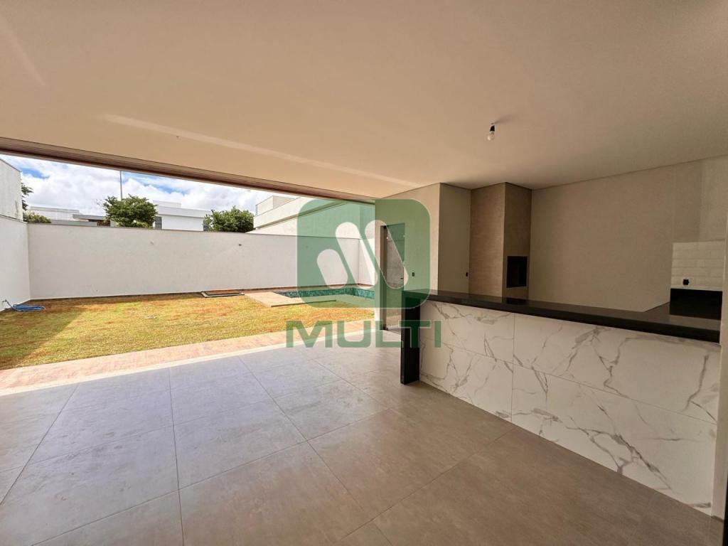 Casa de Condomínio à venda com 4 quartos, 320m² - Foto 3