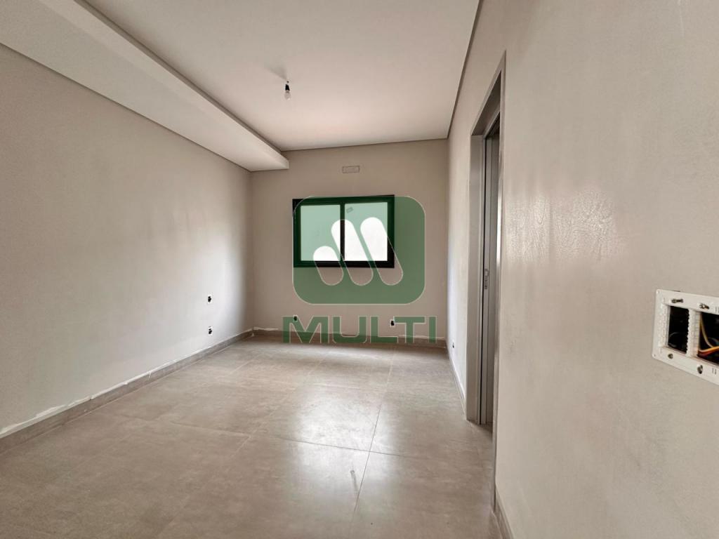 Casa de Condomínio à venda com 4 quartos, 320m² - Foto 4