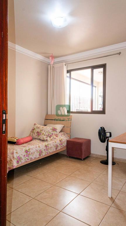 Apartamento à venda com 3 quartos, 122m² - Foto 12