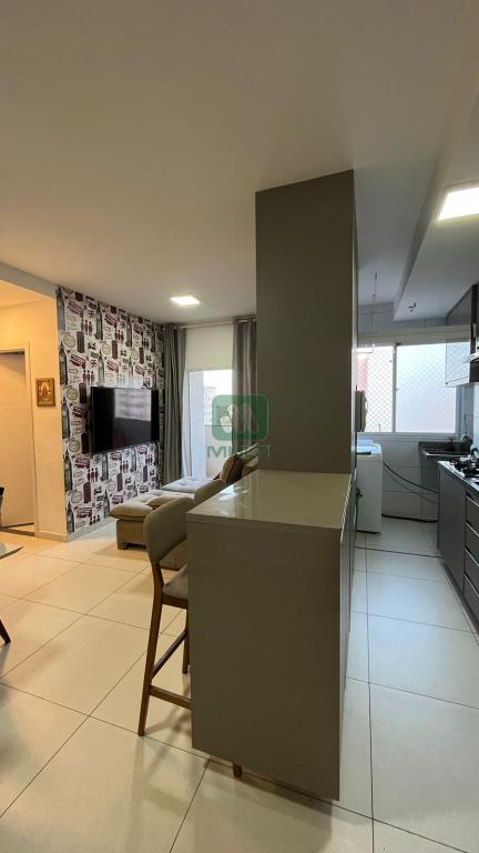 Apartamento à venda com 2 quartos, 57m² - Foto 3