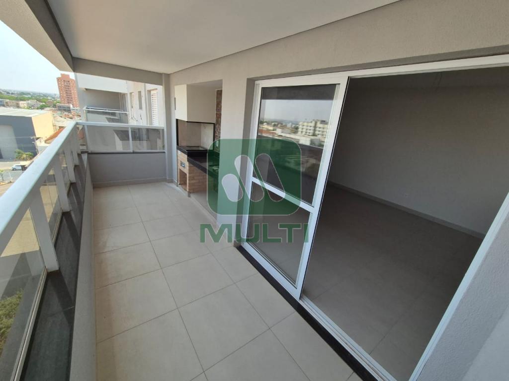 Apartamento à venda com 3 quartos, 110m² - Foto 1