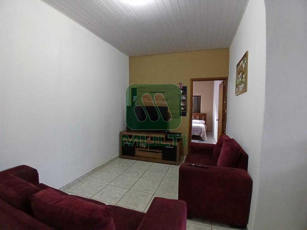 Casa à venda com 3 quartos, 182m² - Foto 2