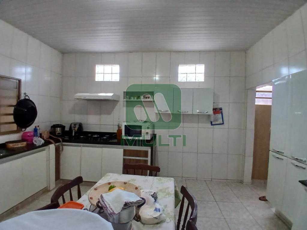 Casa à venda com 3 quartos, 182m² - Foto 6