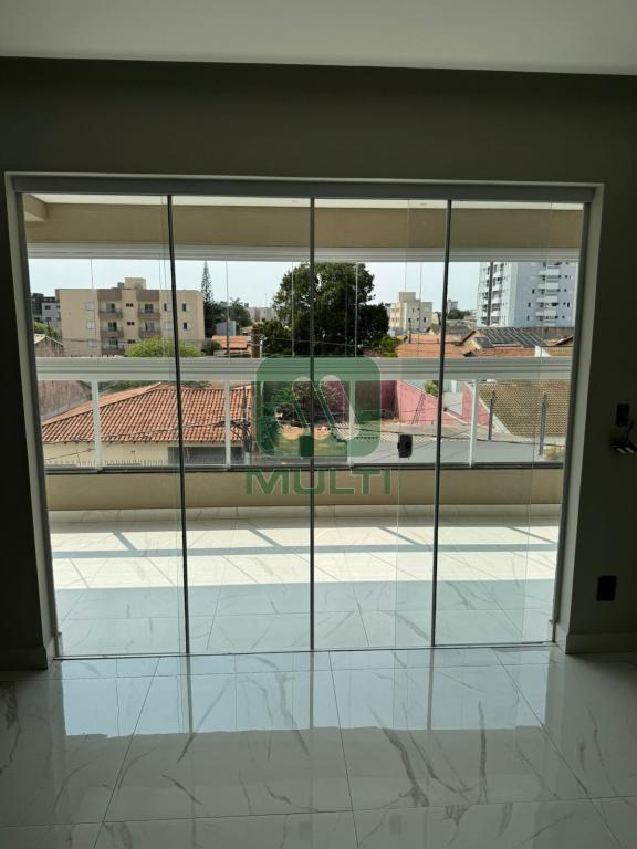 Apartamento à venda com 3 quartos, 112m² - Foto 2