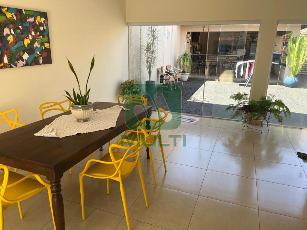 Casa à venda com 4 quartos, 225m² - Foto 11